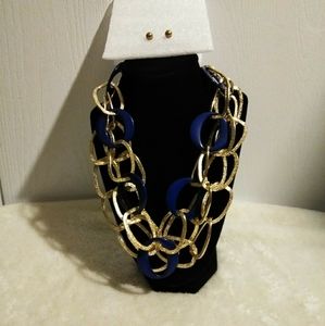 🛍️ GLAMOROUS NWOT STATEMENT NECKLACE & EARRINGS